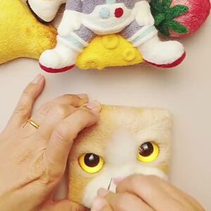Beginner Cat Felting Kit - DIY Wool Plush Toy with Stable Base & Summer Craft Gift